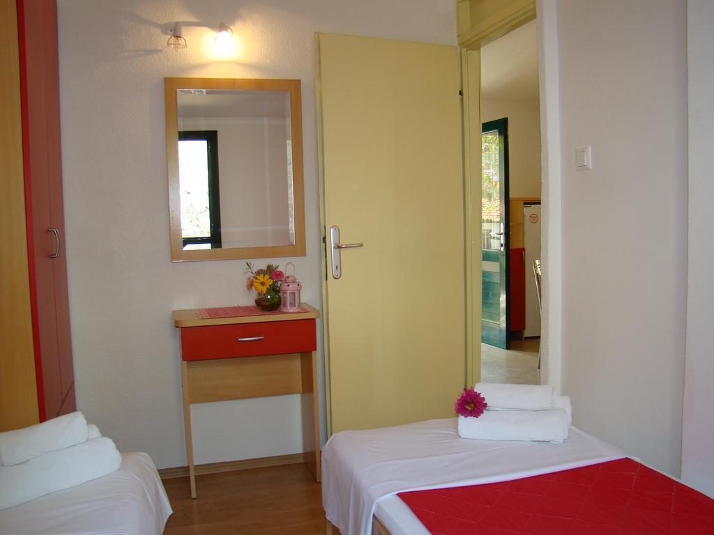 Apartment Bonaca Klek Exterior photo